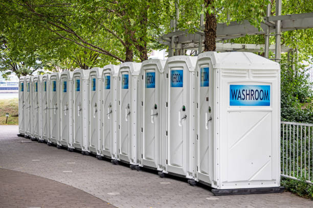 Best Portable restroom trailer rental  in Jacksonville Beach, FL